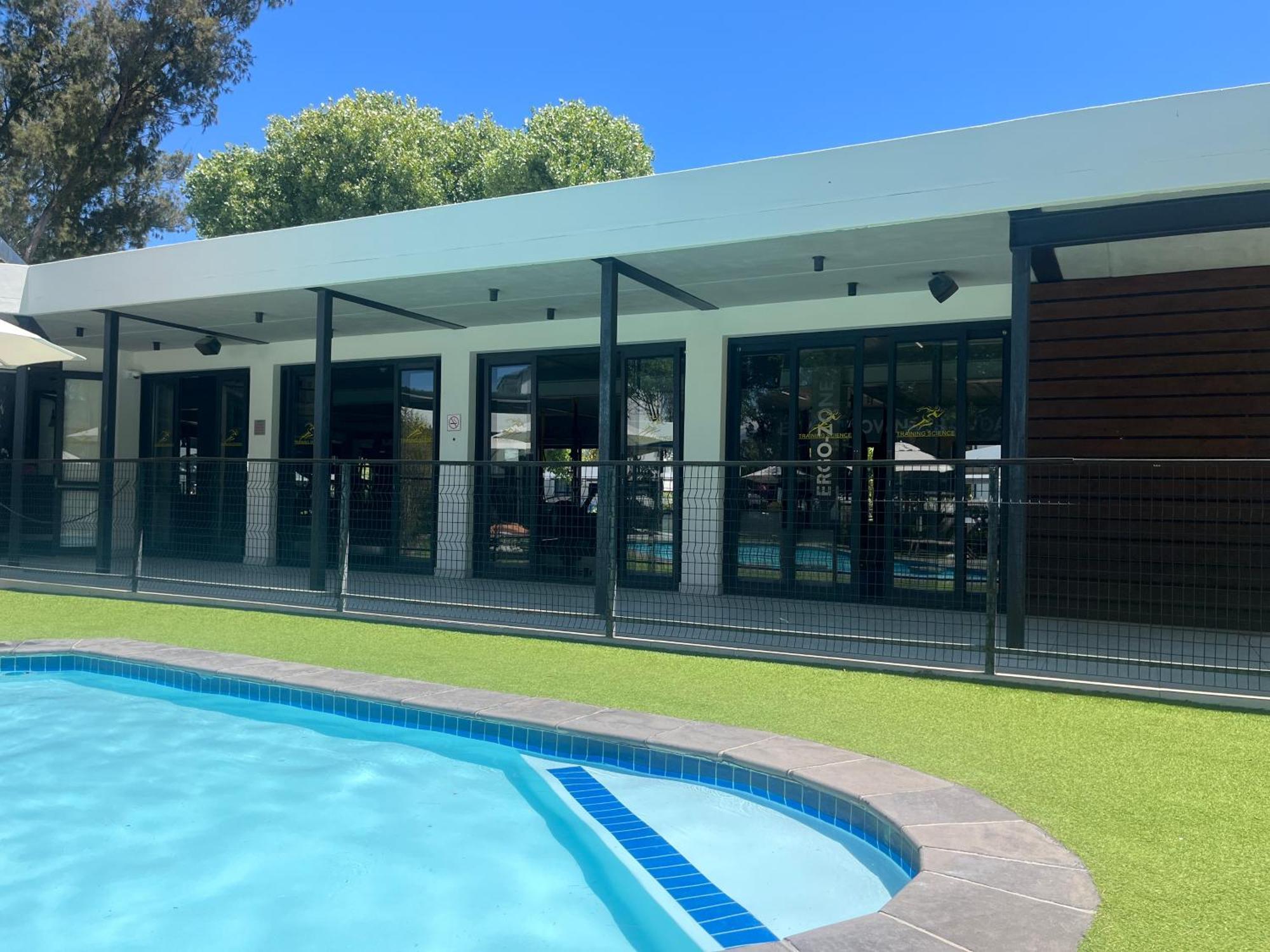 Luxury One Bedroom Apartment Somerset West Exterior photo